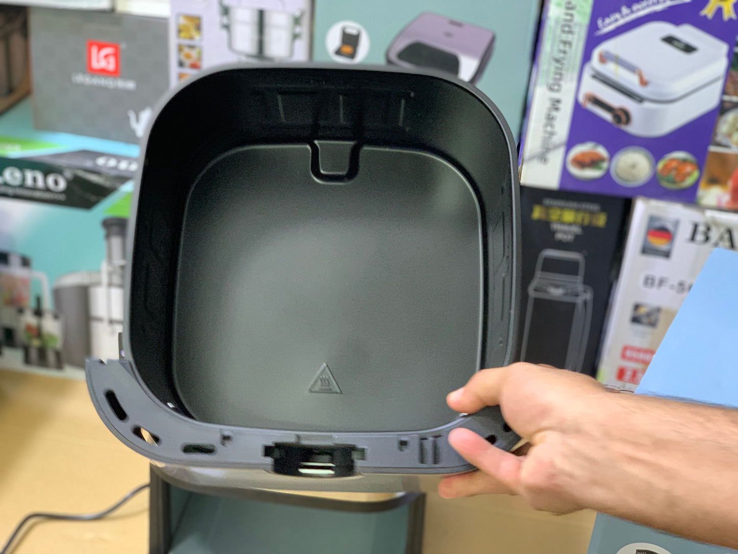 Uakeen Germany Digital Air Fryer|10L and 1700W|ZL-1703