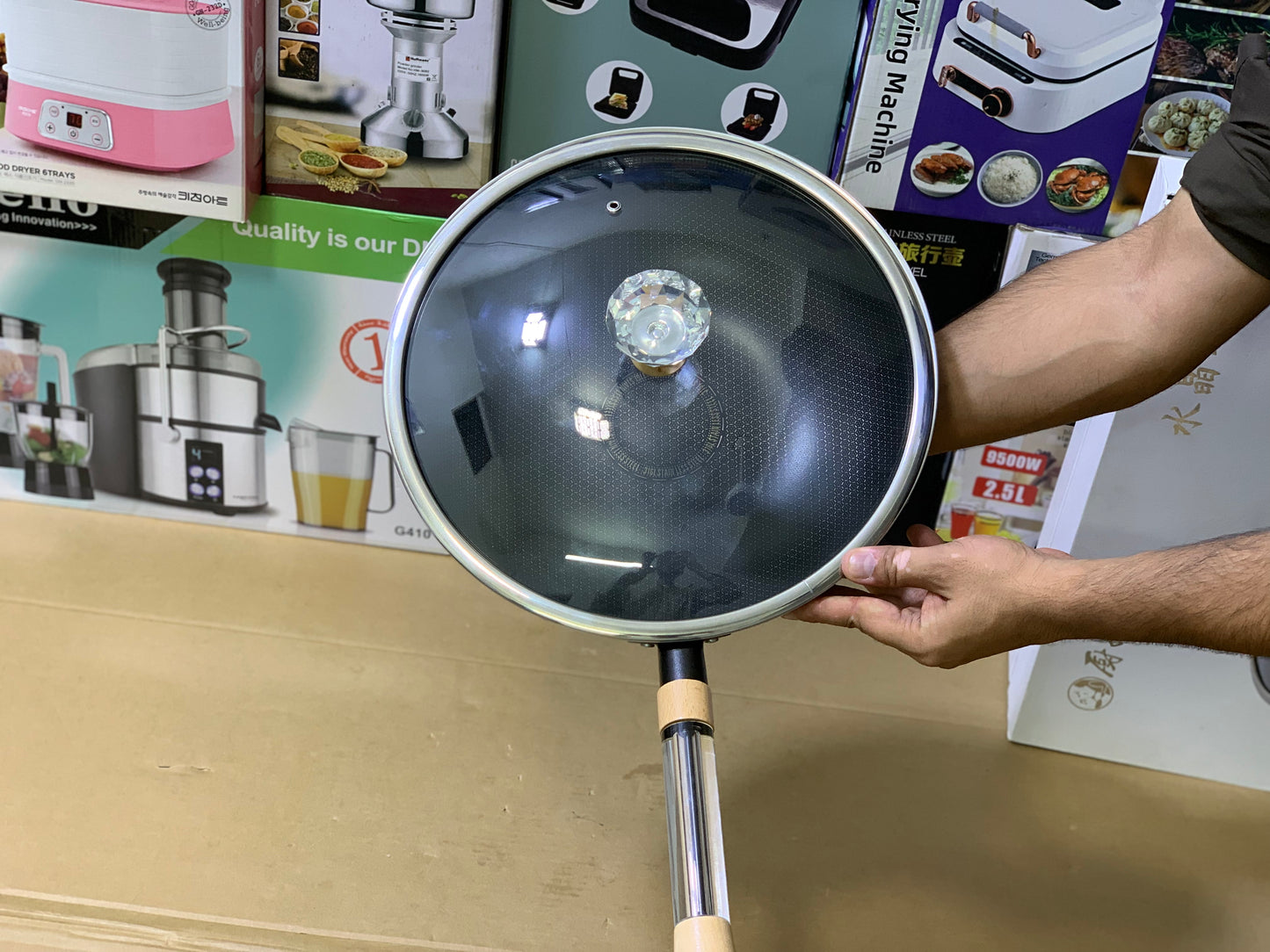 Laser Coating Honeycomb pattern 34cm Frying pan Cristal handle