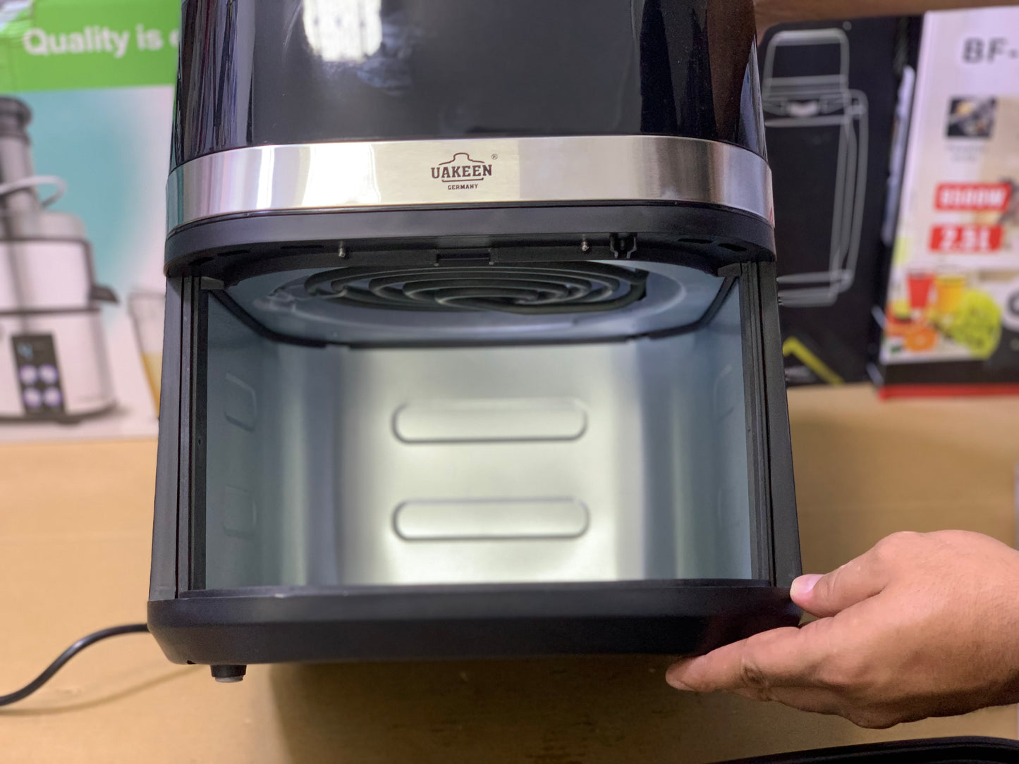 Uakeen Germany Digital Air Fryer|10L and 1700W|ZL-1703