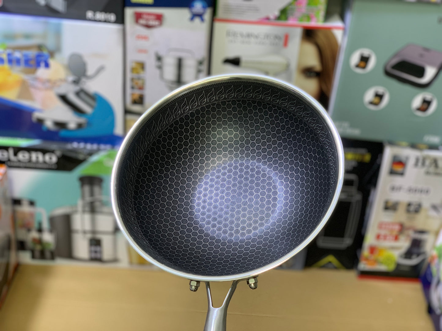 Laser Coating Honeycomb Pattern deep frying pan nonstick and stainless steel