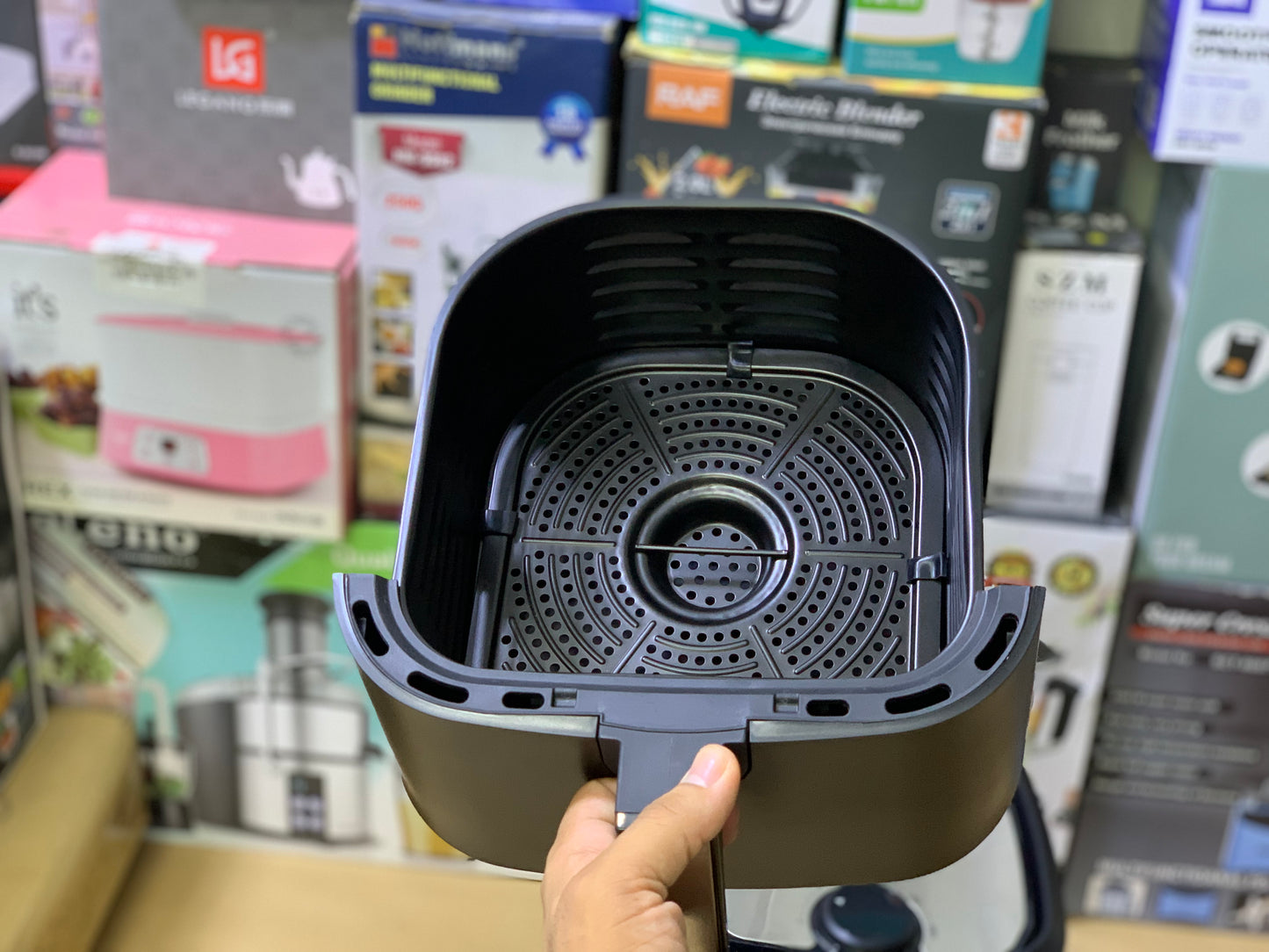 Povena Brand Air Fryer 5.5L Capacity and 1500 watt |