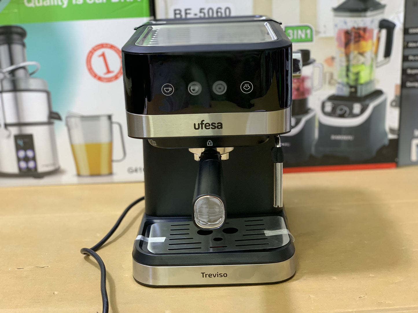 Ufesa Brand Coffee and Espresso Maker 1050w and 1.5L Stainless Steel