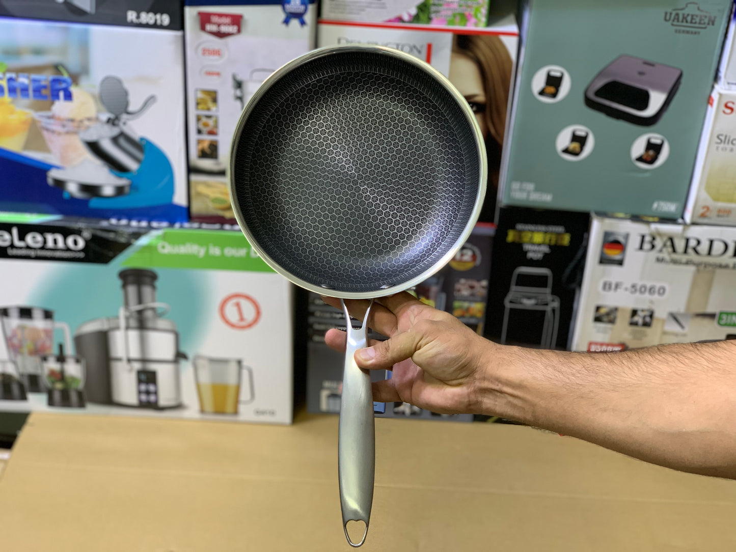 Laser coating Honeycomb Pattern Frying pan Nonstick and stainless steel