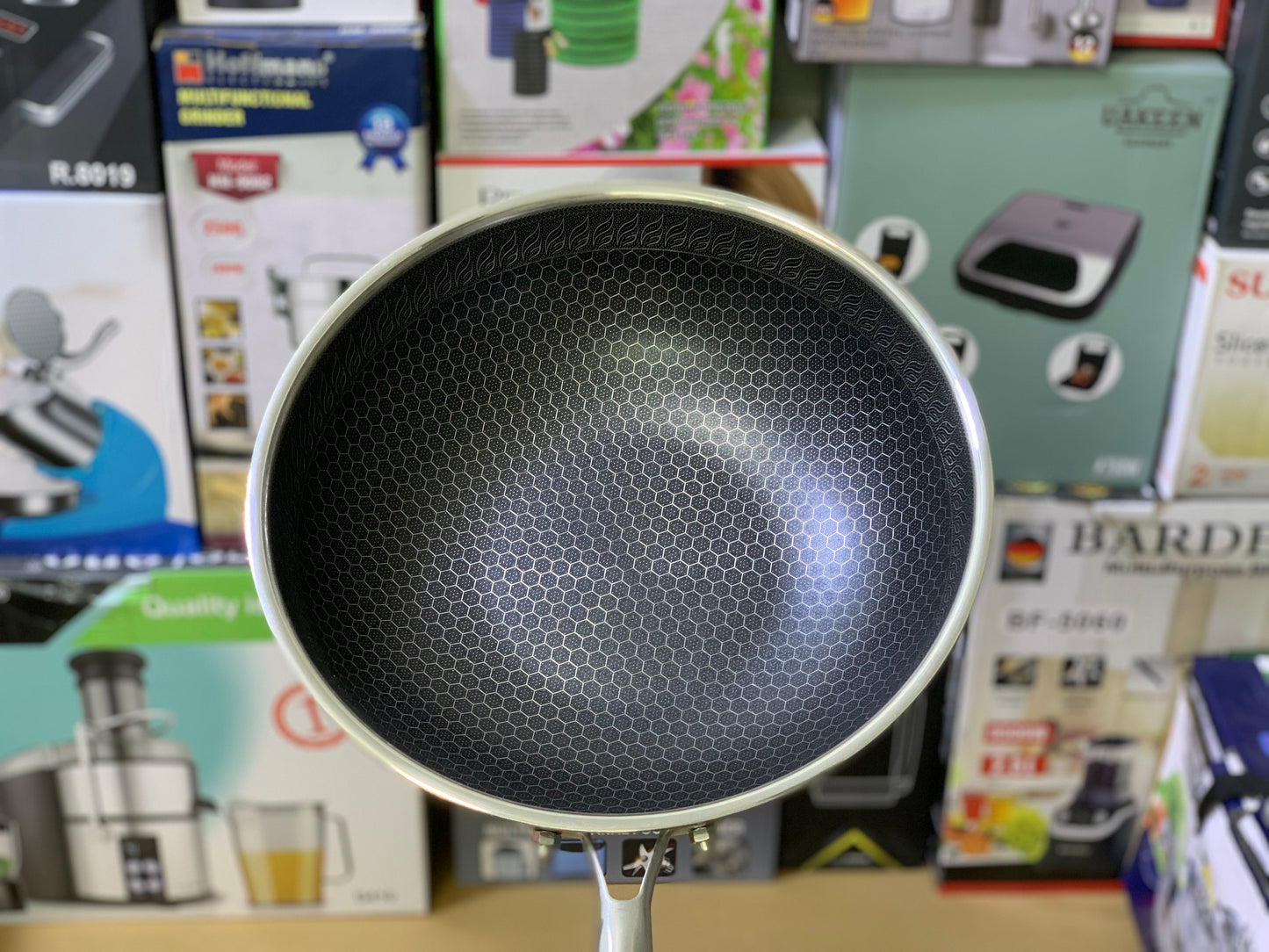 Laser Coating Honeycomb Pattern deep frying pan nonstick and stainless steel
