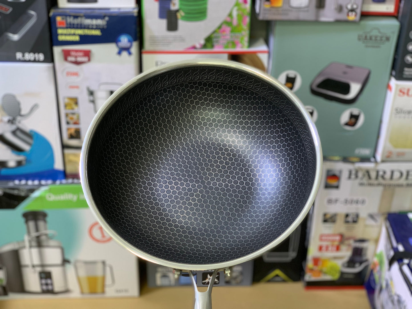 Laser Coating Honeycomb Pattern deep frying pan nonstick and stainless steel