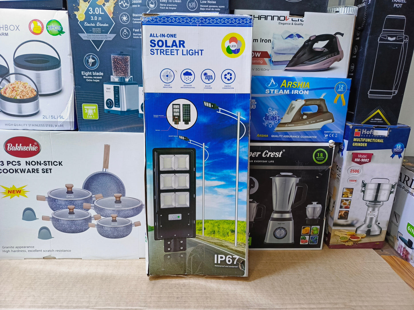 IP69 Waterproof and Dustproof Solar Street Lights